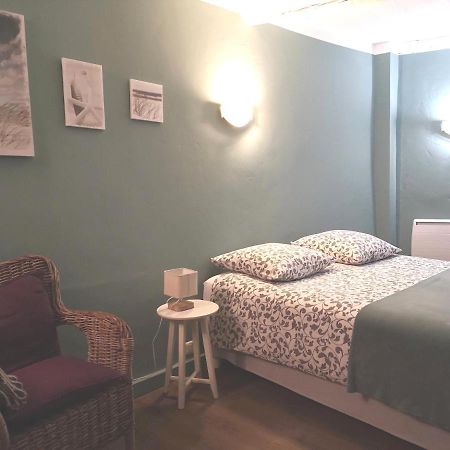 2 Bedrooms 2 Bathrooms Apartment In Old Антиб Екстериор снимка