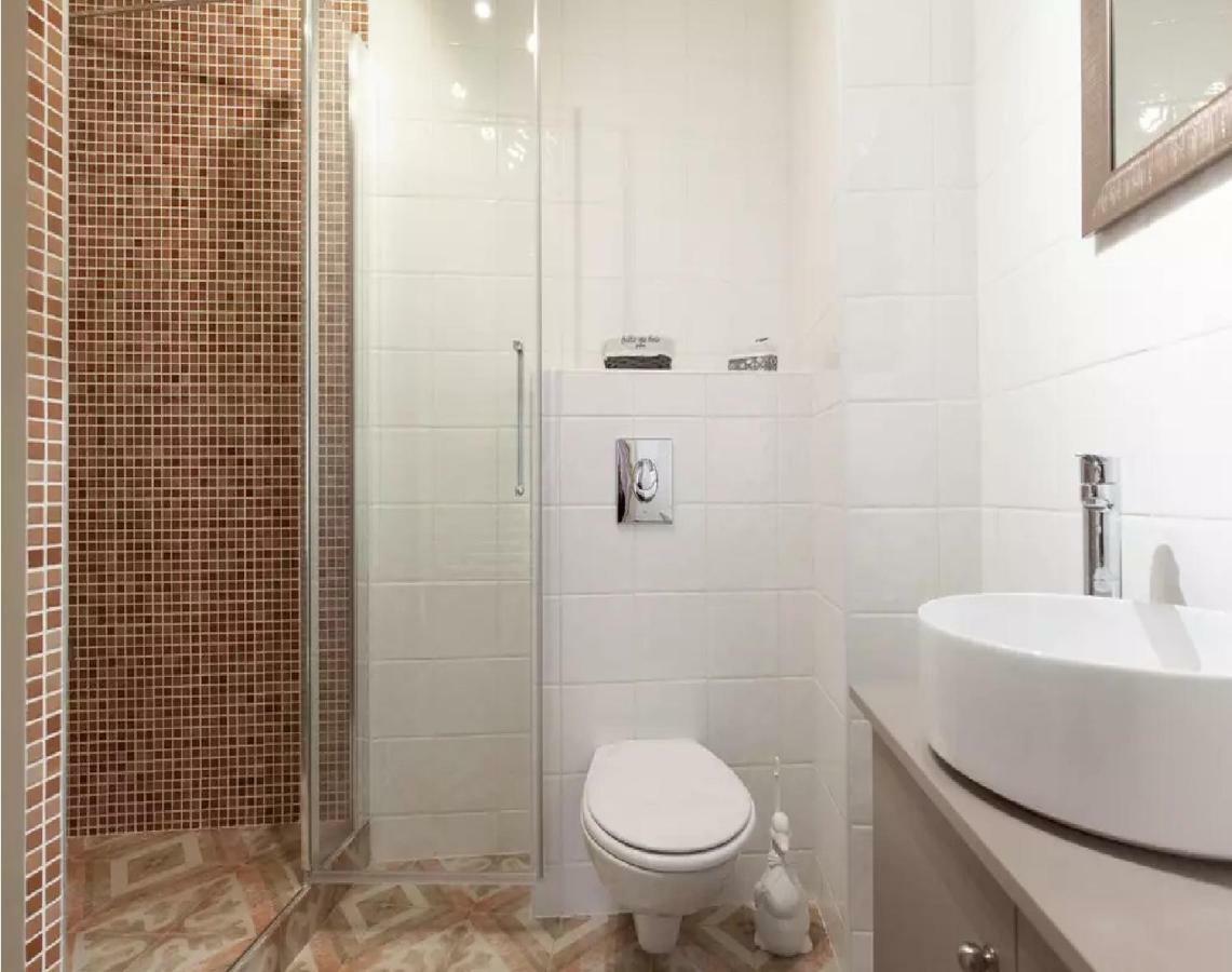 2 Bedrooms 2 Bathrooms Apartment In Old Антиб Екстериор снимка